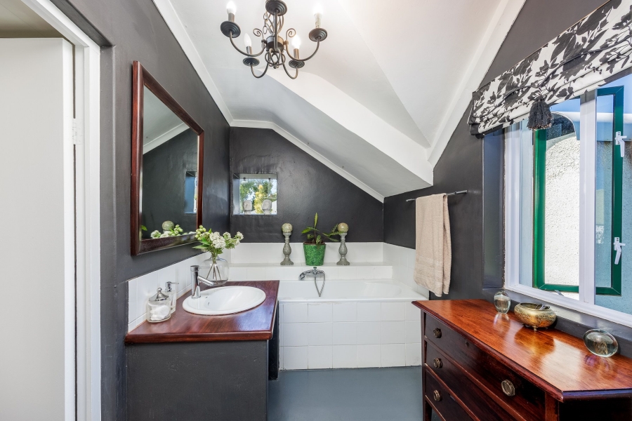 5 Bedroom Property for Sale in Paradyskloof Western Cape